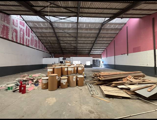 408M² WAREHOUSE TO LET IN EPPING INDUSTRIAL